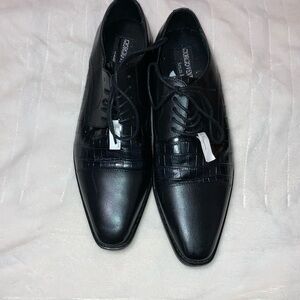 Men’s dress shoes